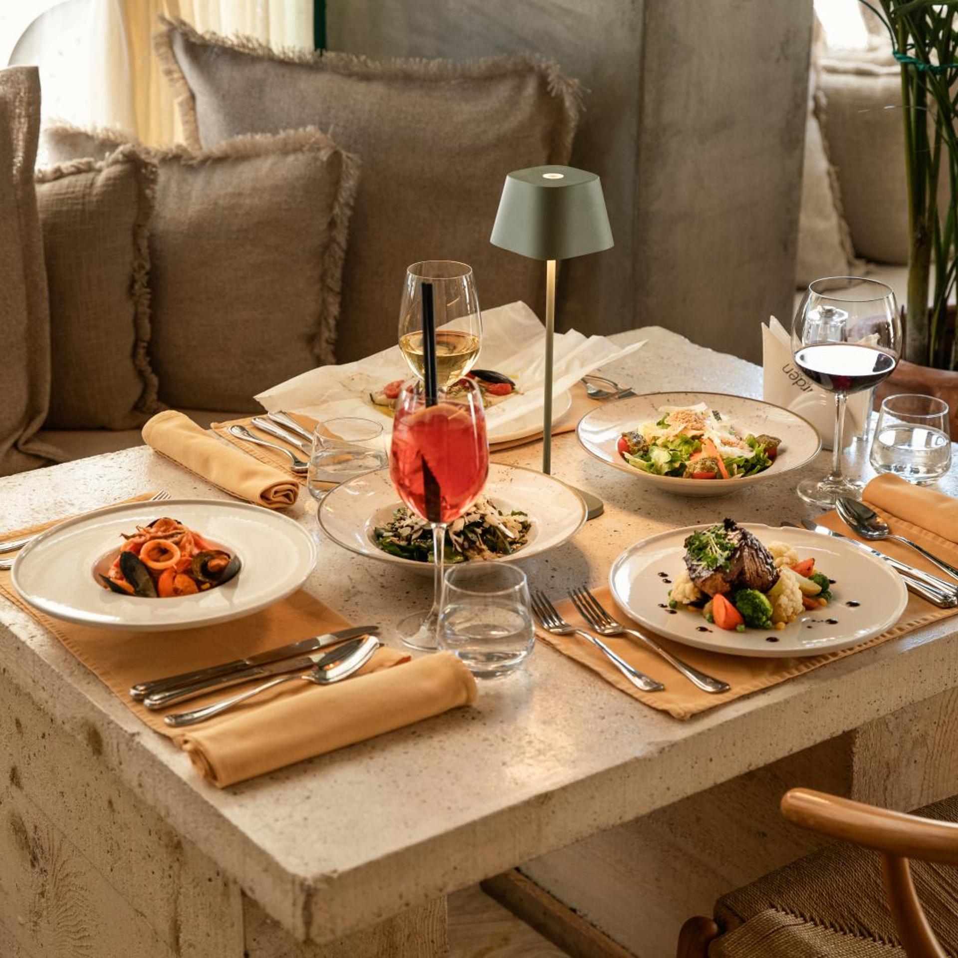 Garden Downtown Boutique Hotel Pristina 32/36