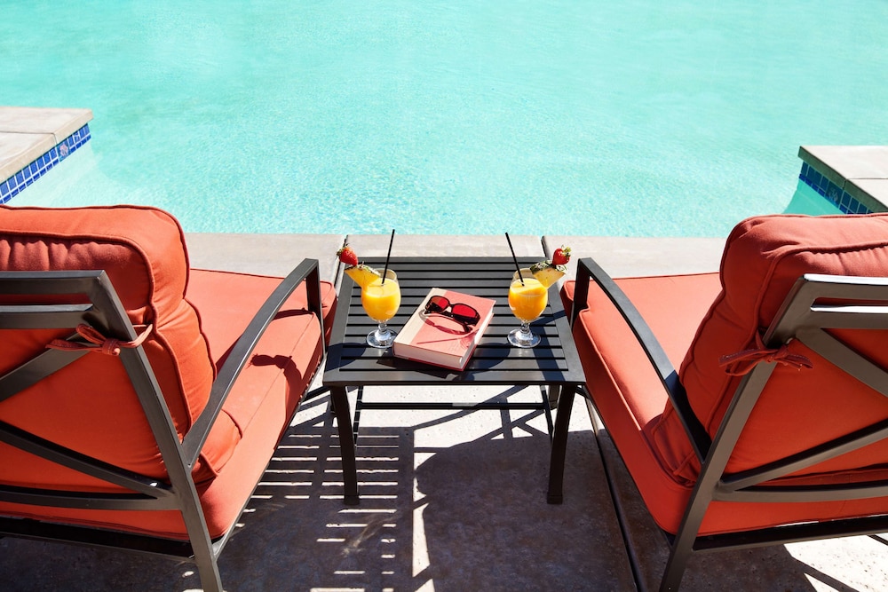 Embassy Suites La Quinta & Spa 40/85