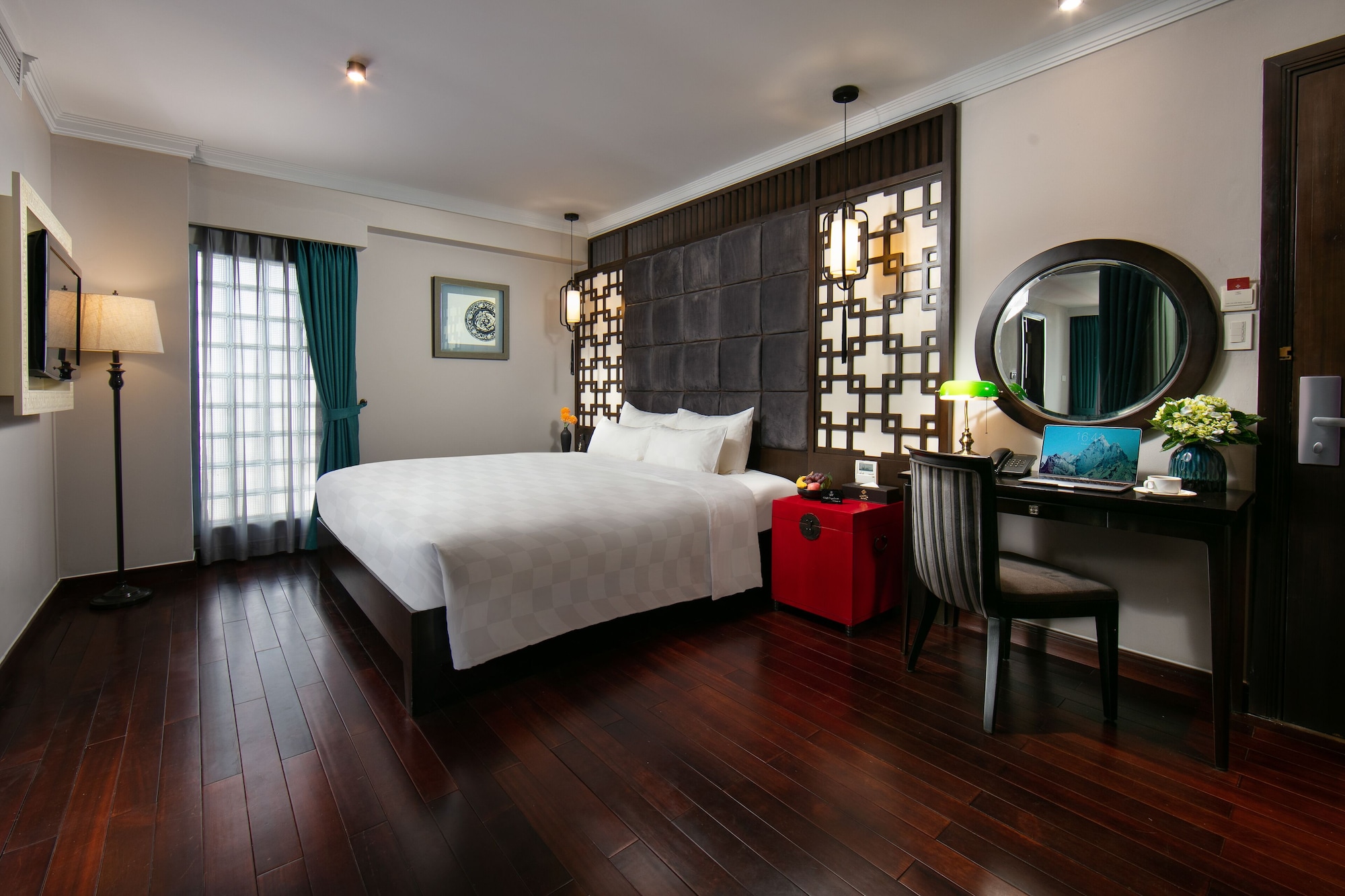 PREMIUM, SUITE, CITY VIEW, BALCONY