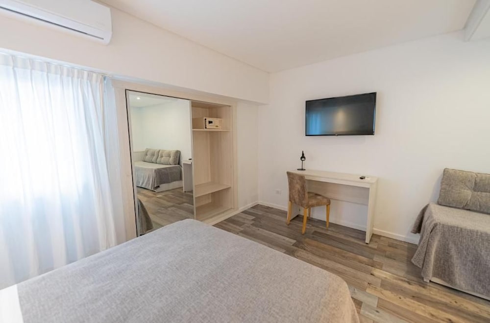 Hotel Sennac 12/32