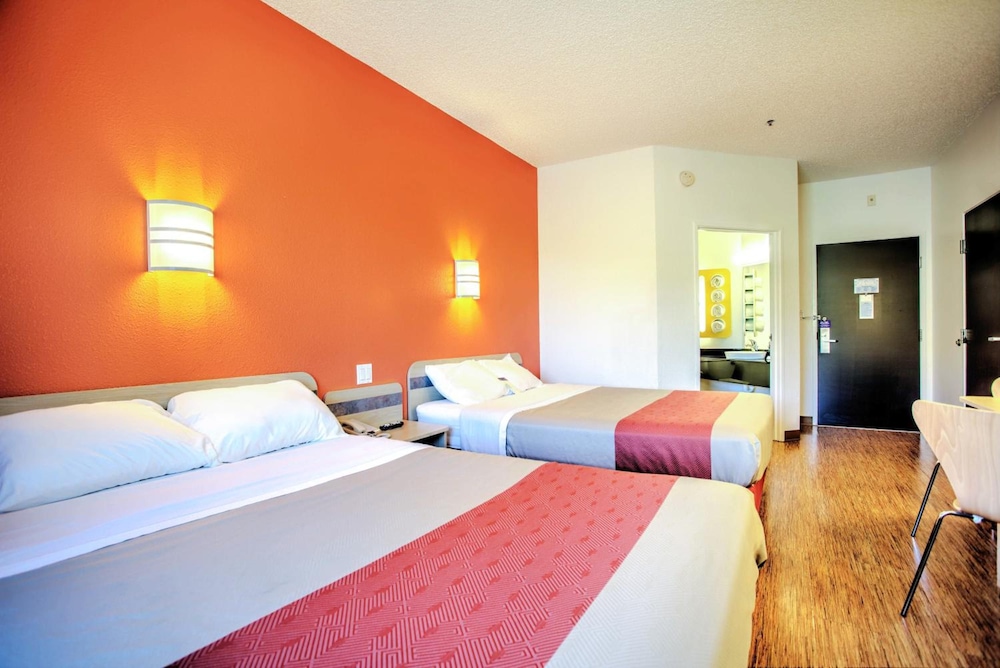 Motel6 Missoula, MT 25/65