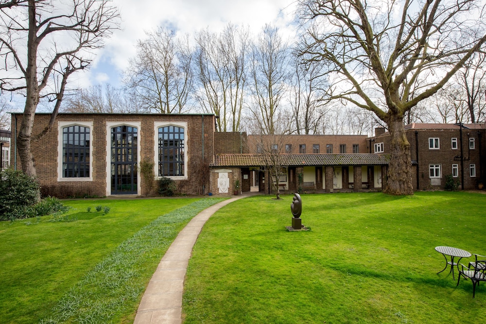 The Royal Foundation of St Katharine 73/75
