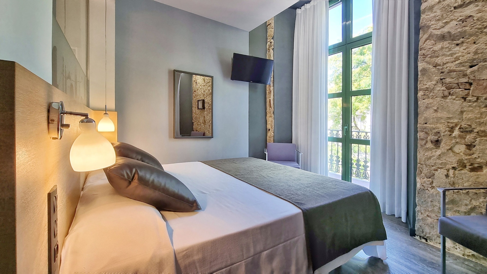 EXTERIOR, COMFORT, DOUBLE BED, SQUARE OR STREET VIEW