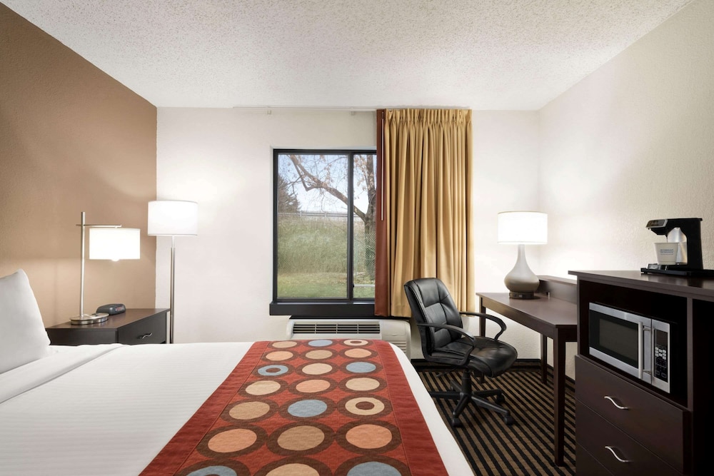 Super 8 by Wyndham Wausau 39/55