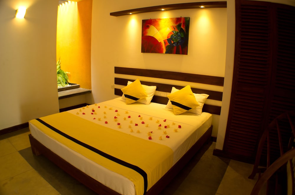 DELUXE, DOUBLE BED