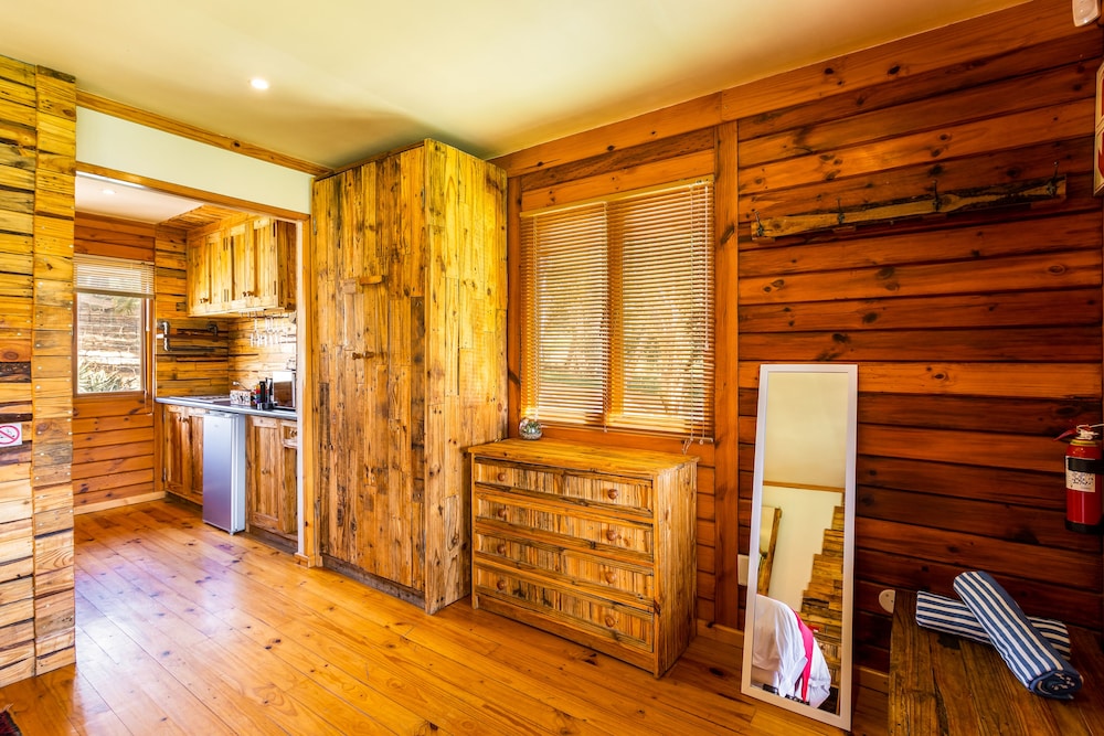 The Log Cabin 21/50