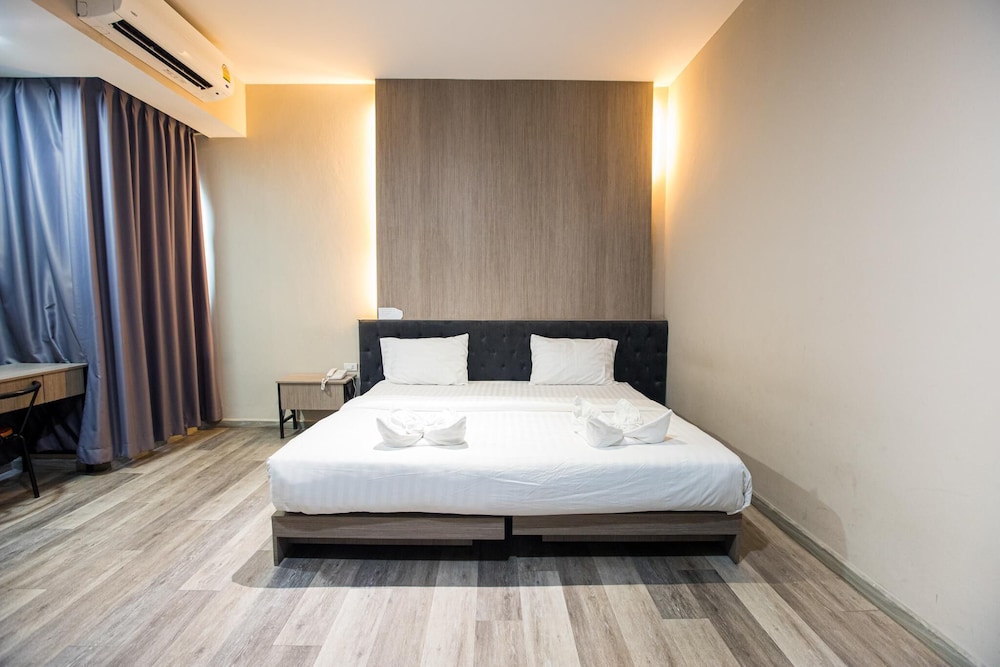 Superior, Twin Beds