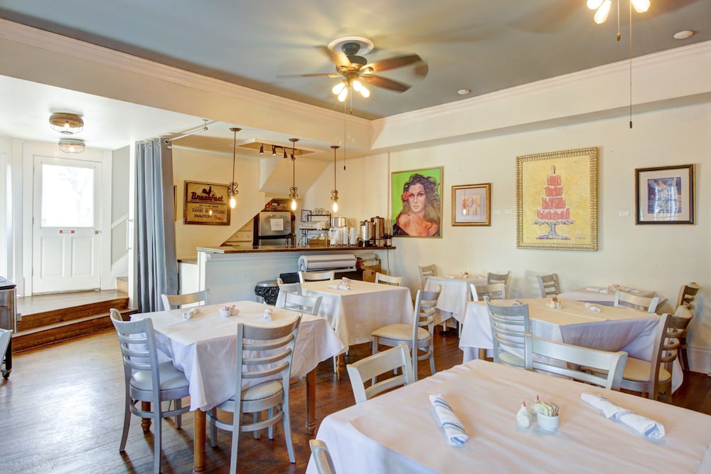 Inn on the Riverwalk 30/50