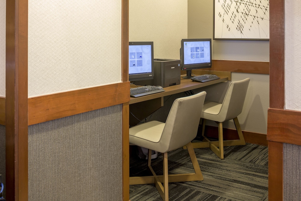 Hyatt Place Dallas/North Arlington/Grand Prairie 60/64