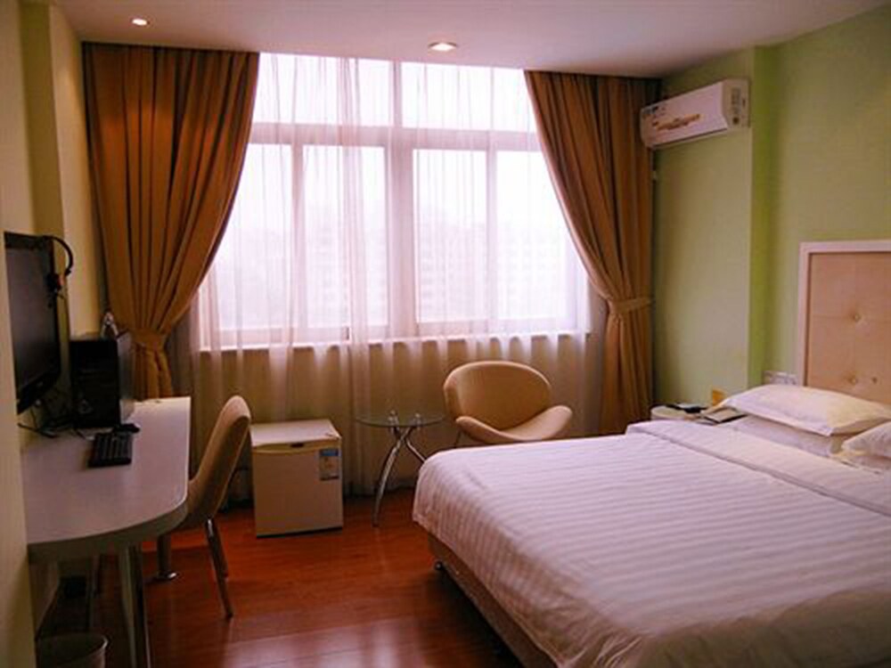 Green Oasis Hotel 17/45