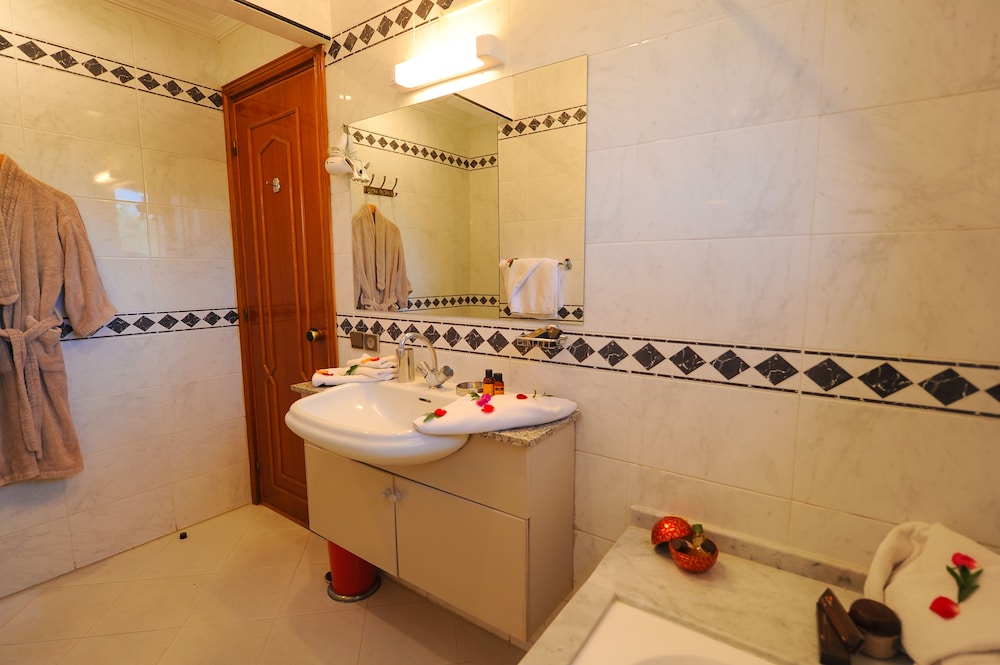 Appart Hotel Amina 57/59