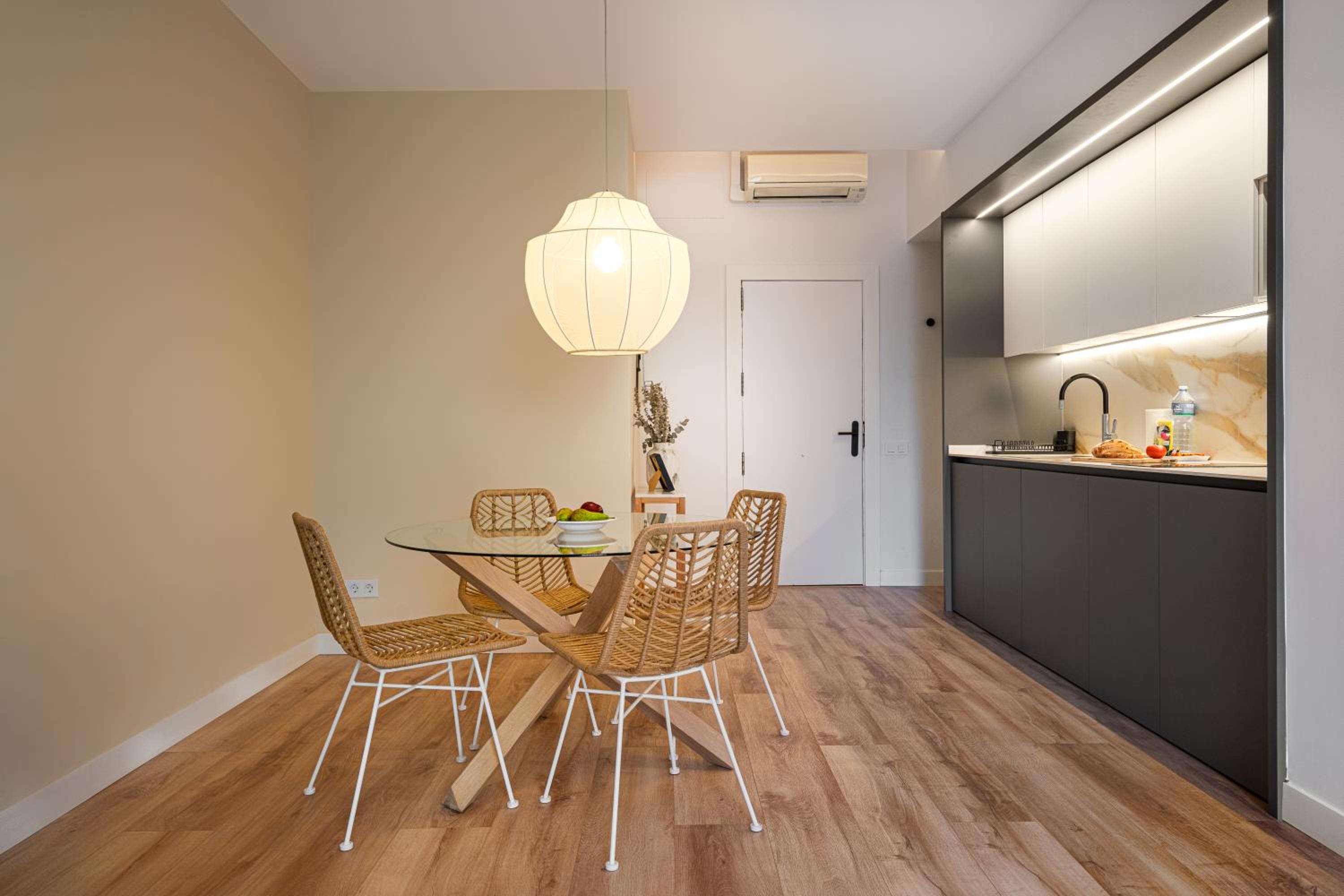 Happy Apartments Barcelona 7/22
