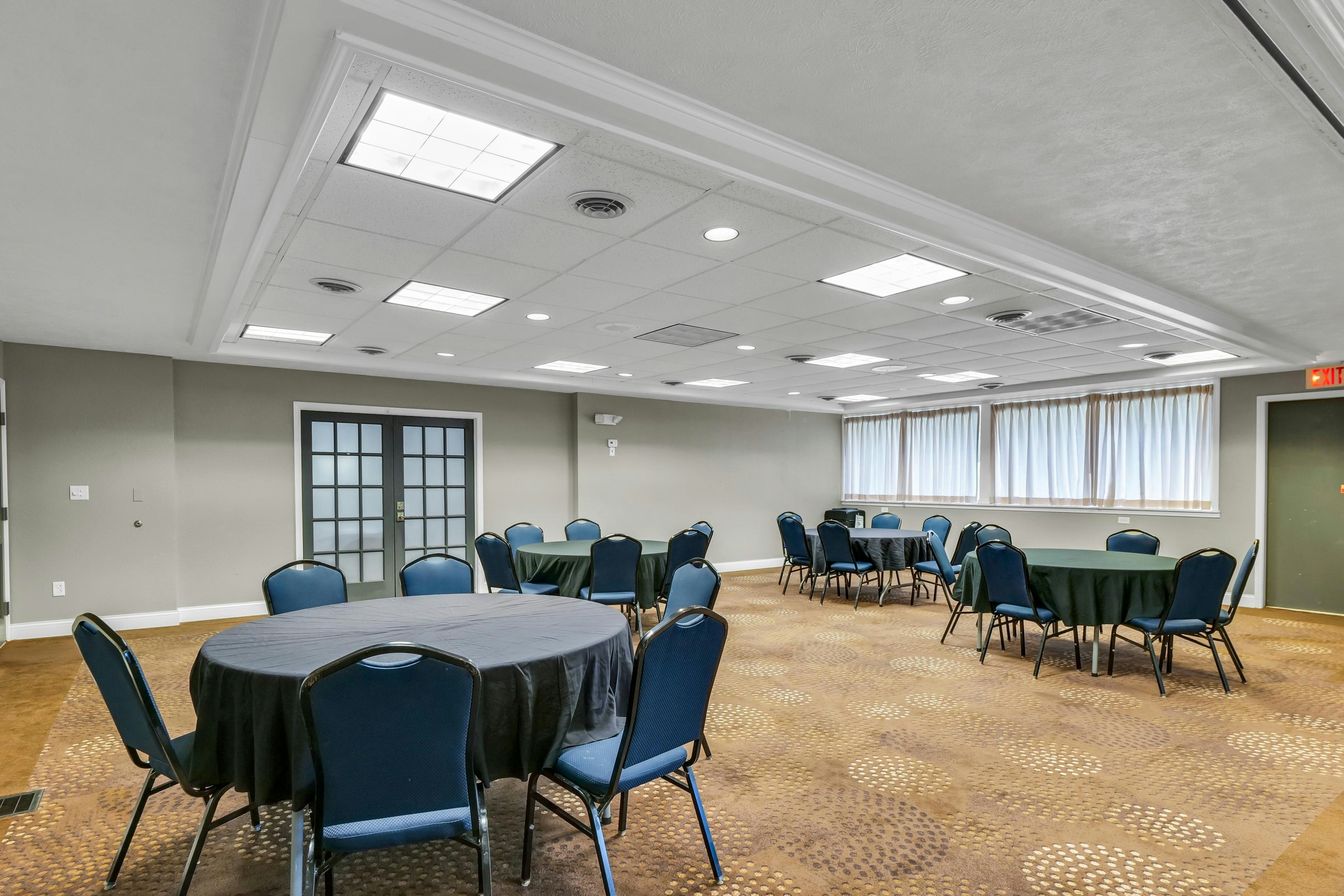 Red Lion Inn & Suites Urbana 48/60