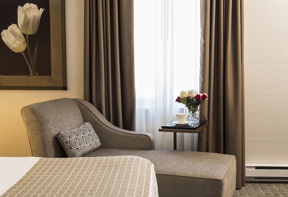 Lord Elgin Hotel 44/71