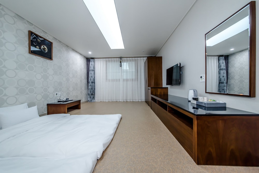 The Stay Century Hotel 34/48