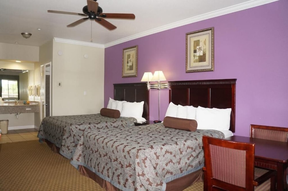 Rodeo Lodge (ex Americas Best Value Inn and Suites-Clovis/Fresno) 16/59