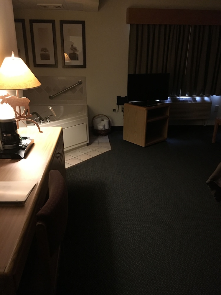 Mooselake Lodge 23/30