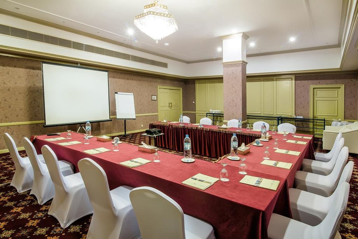 Hotel Holiday International Sharjah 21/25