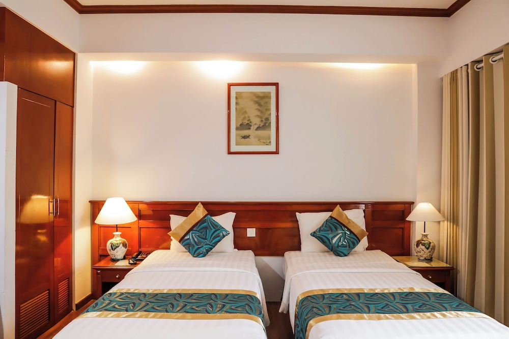 OSCAR, DELUXE, TWIN BEDS