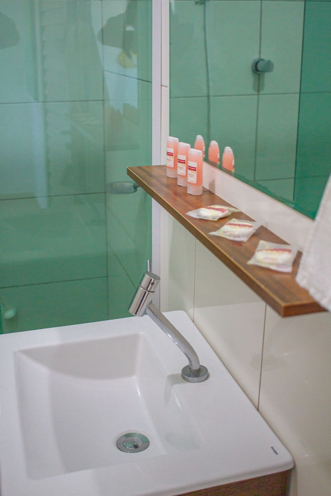 Hotel Balneario Itapocoroi 46/63