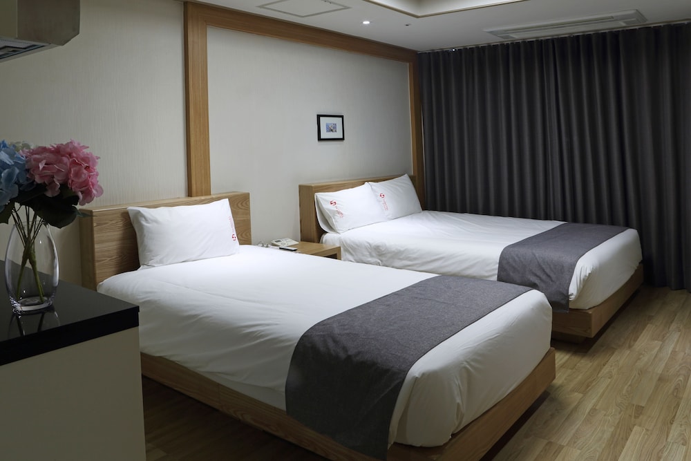 The Hotel Yeong Jong 22/50