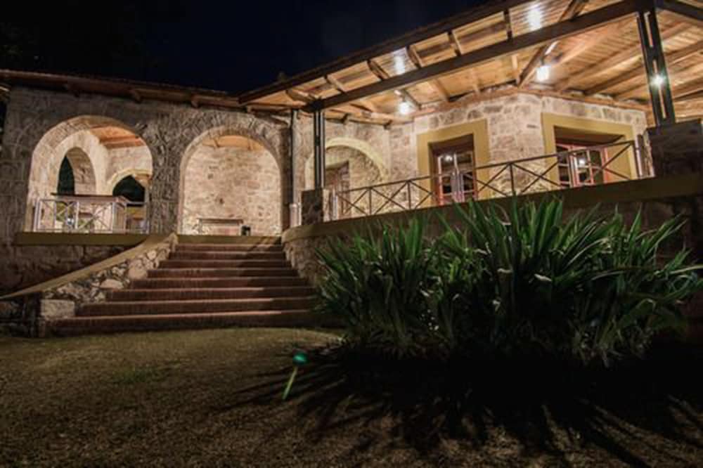 Pinares Del Cerro Hotel 9/63