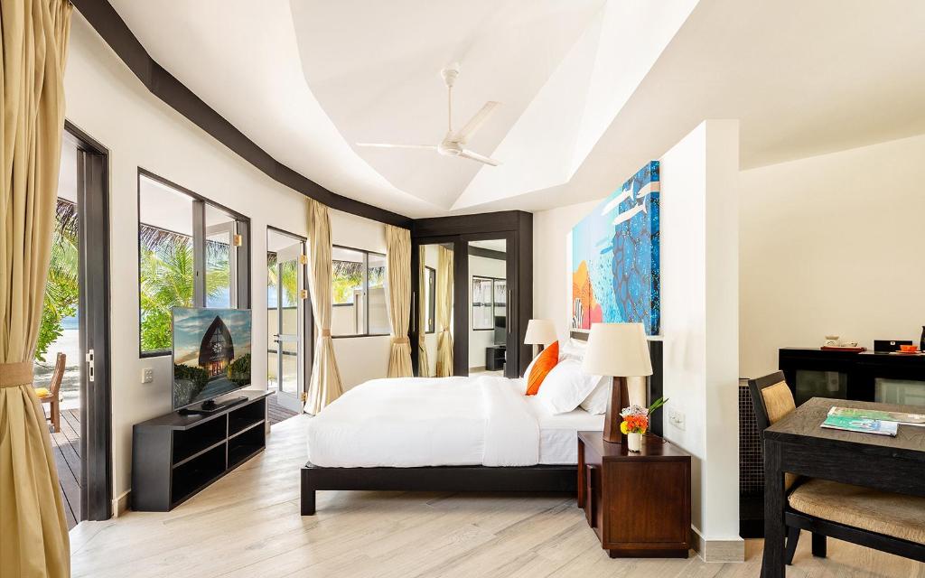 Beach Villa, King Bed, Sofa