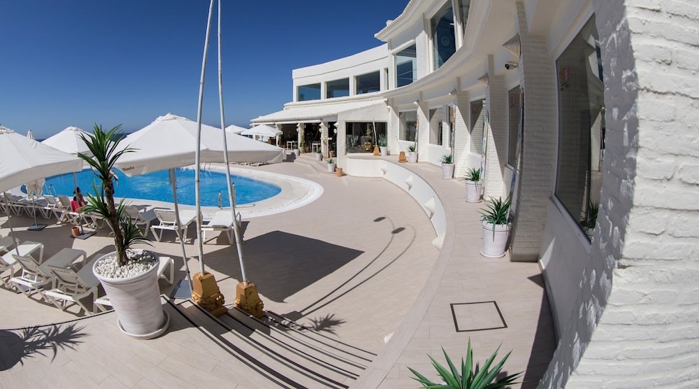 On Hotels Oceanfront Adults Designed 45/50