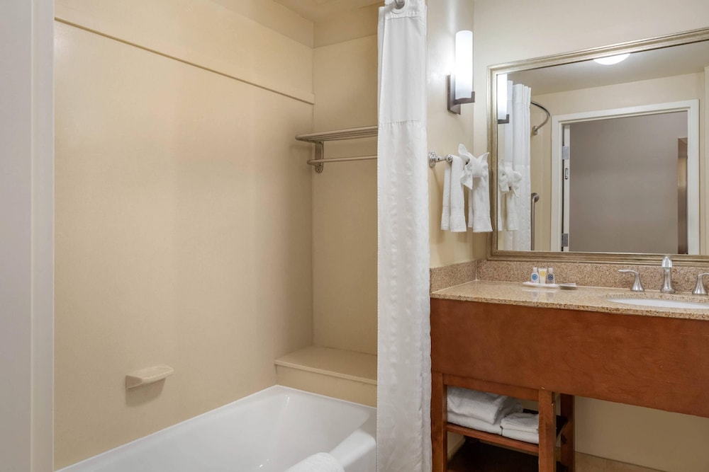 جناح بسرير كينج مع أريكة، Comfort Suites Barstow Near I-15 5/5