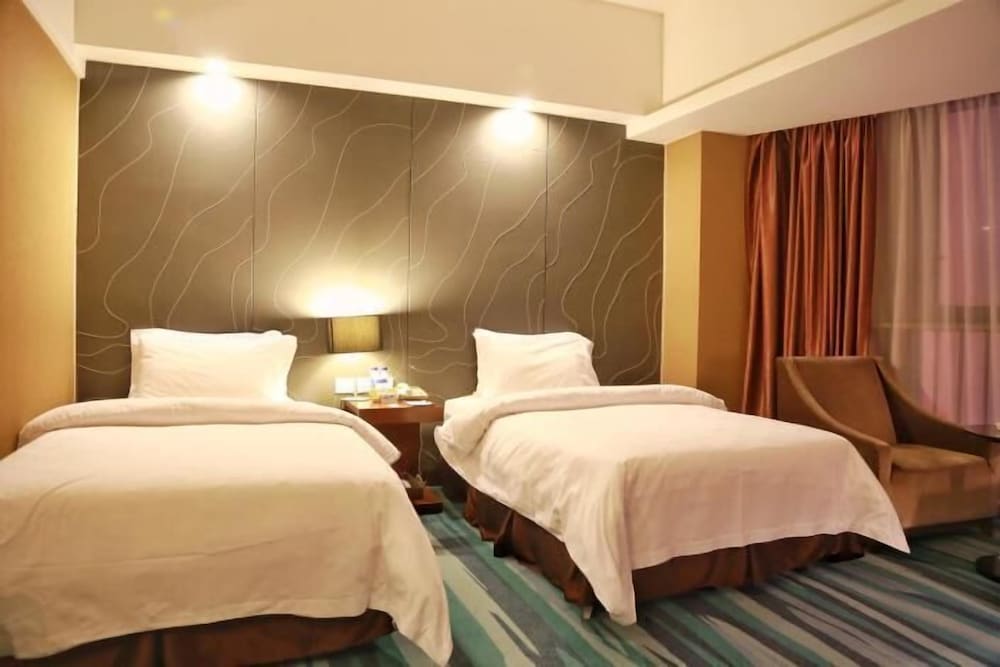 Metropolo Jinjiang Hotel (Fuzhou Cangshan) 12/29