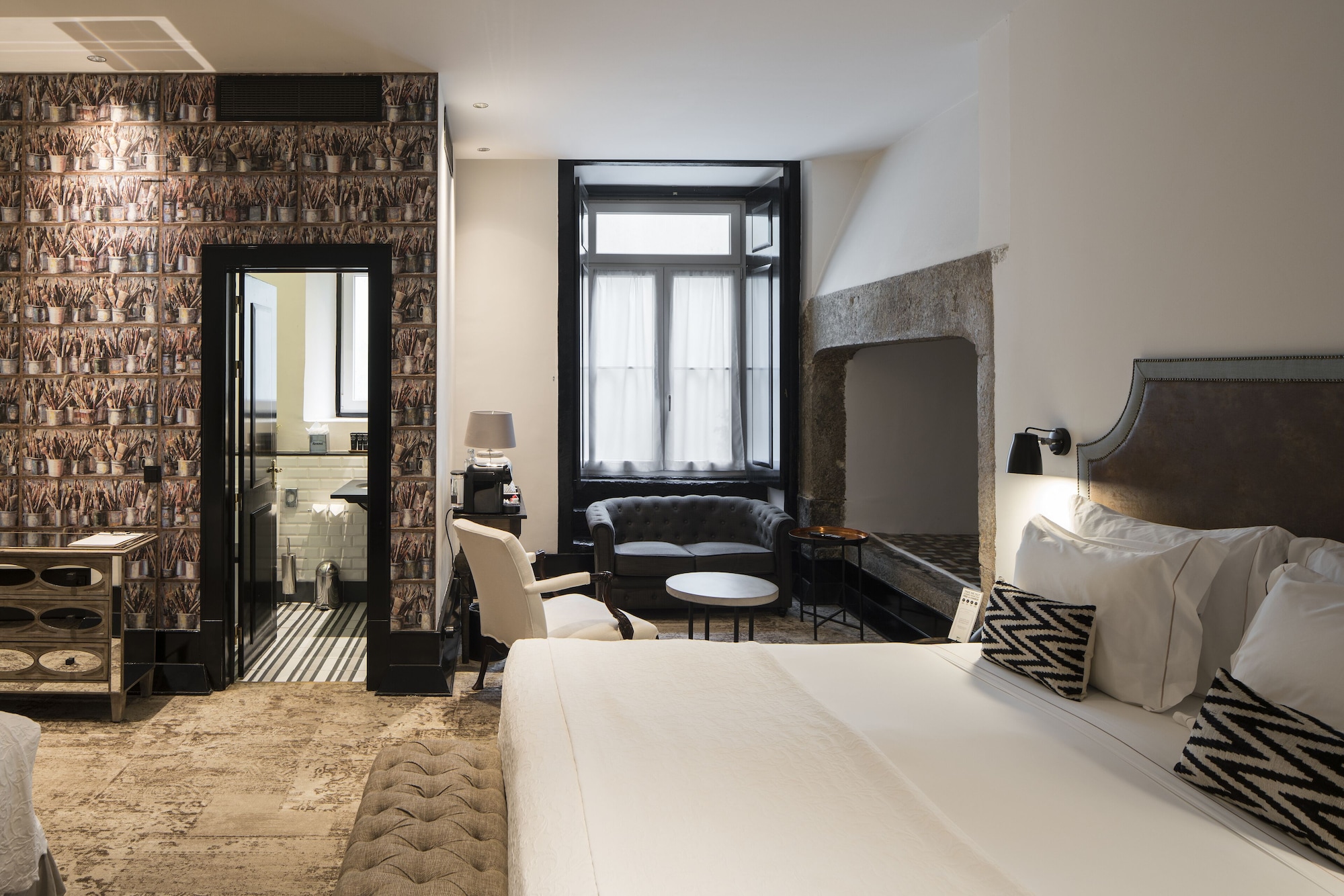 INTERIOR, DELUXE, TRIPLE, PATIO VIEW