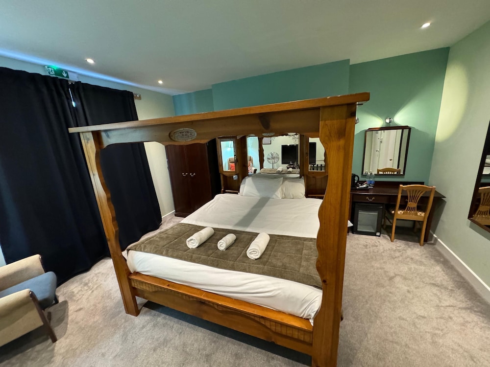 The George Hotel 13/50