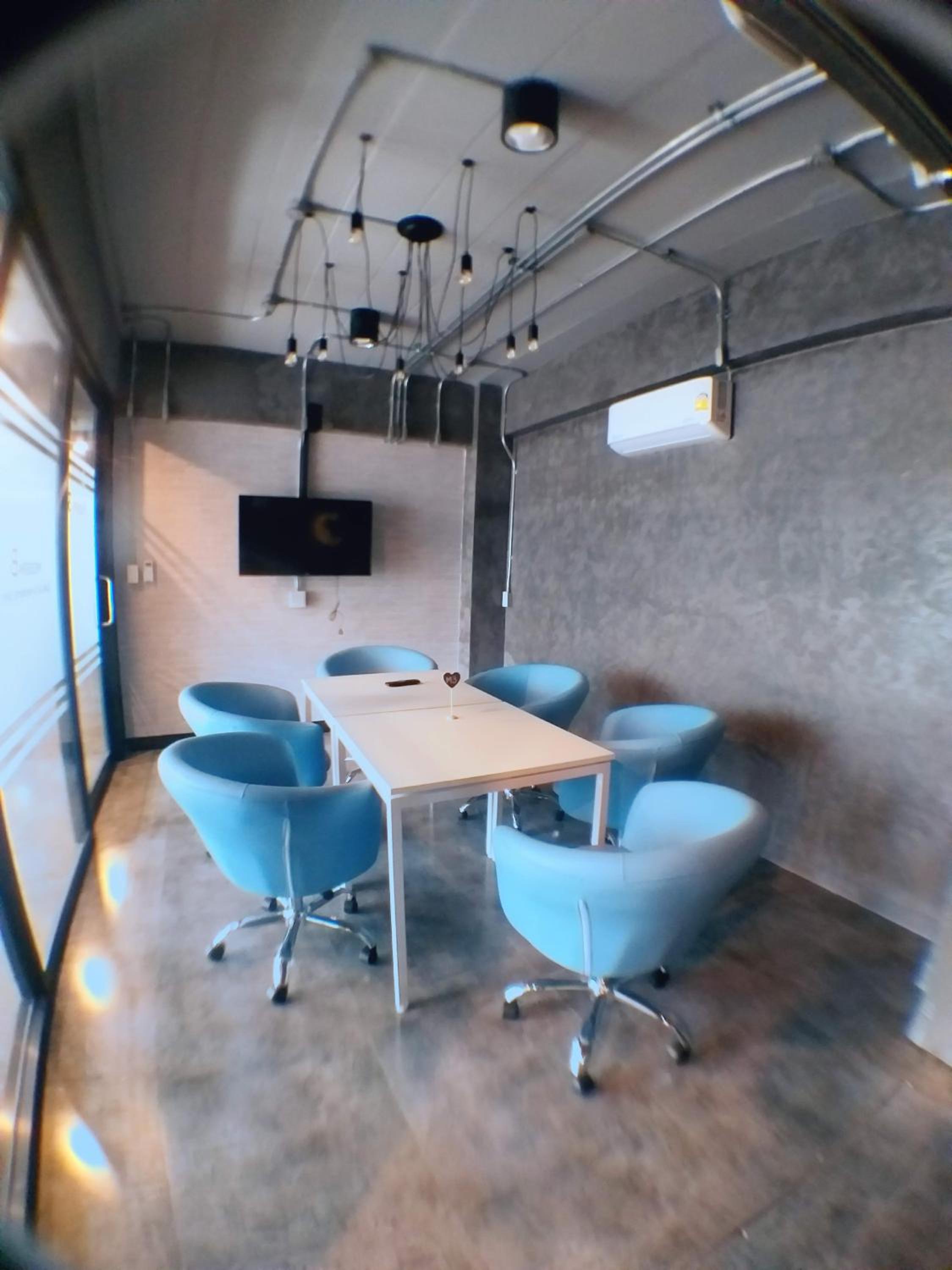 Modern Budget Hotel HatYai Thailand 40/46