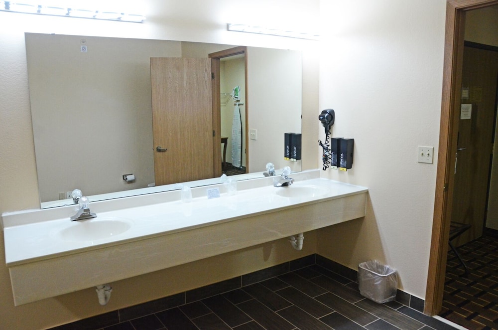 HERITAGE GRAND INN 99/100