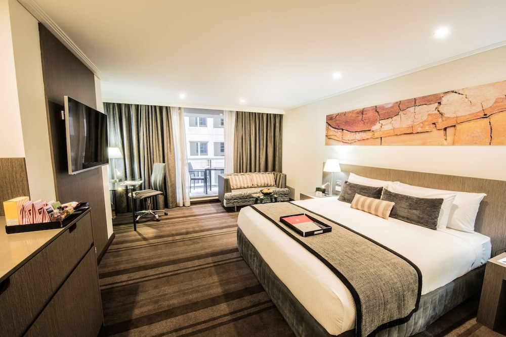 RYDGES WORLD SQUARE 30/66