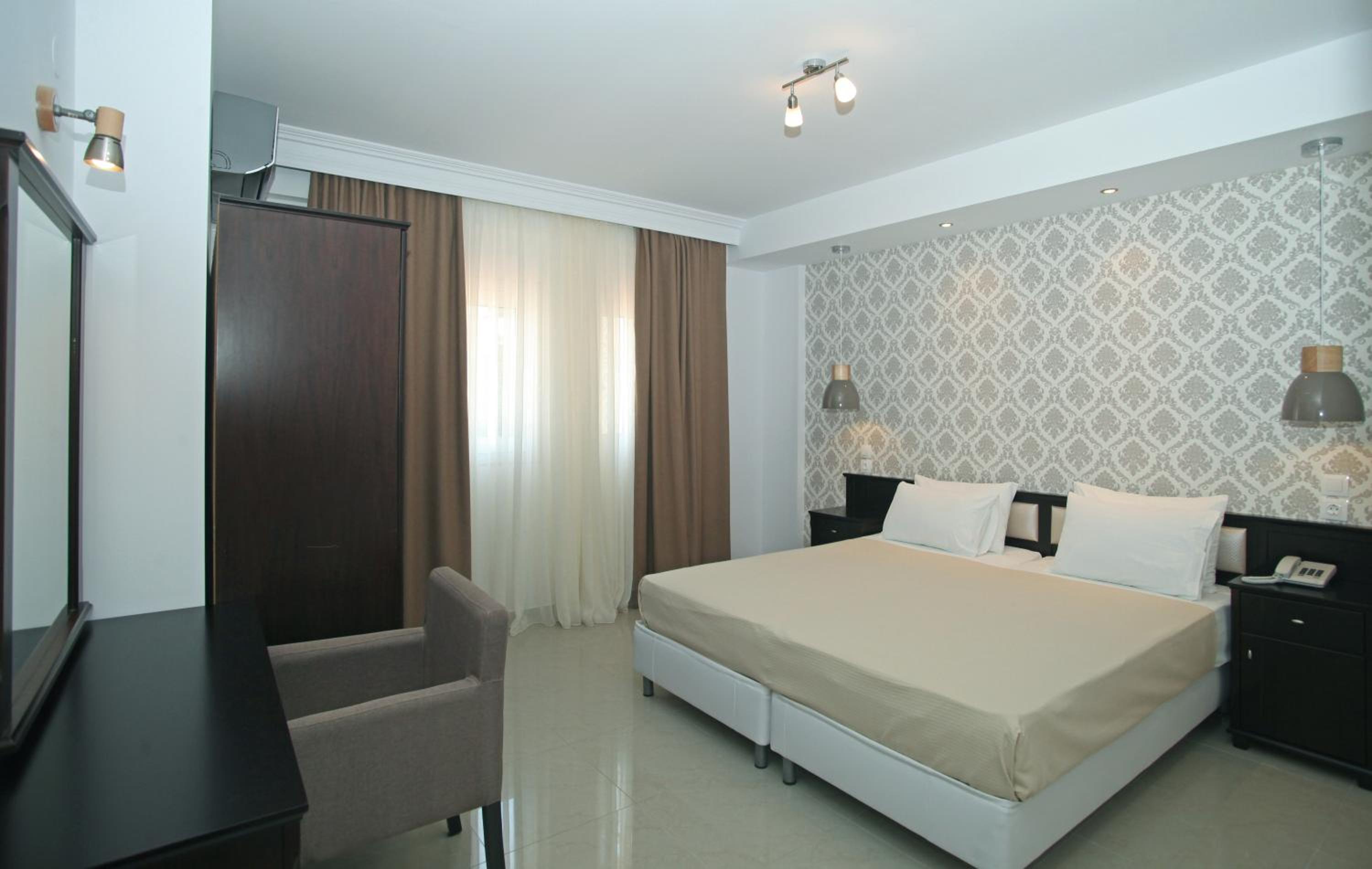 1 BEDROOM, APARTMENT, GARDEN VIEW