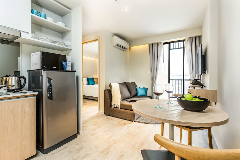Cross Vibe Bangkok Sukhumvit 52/71