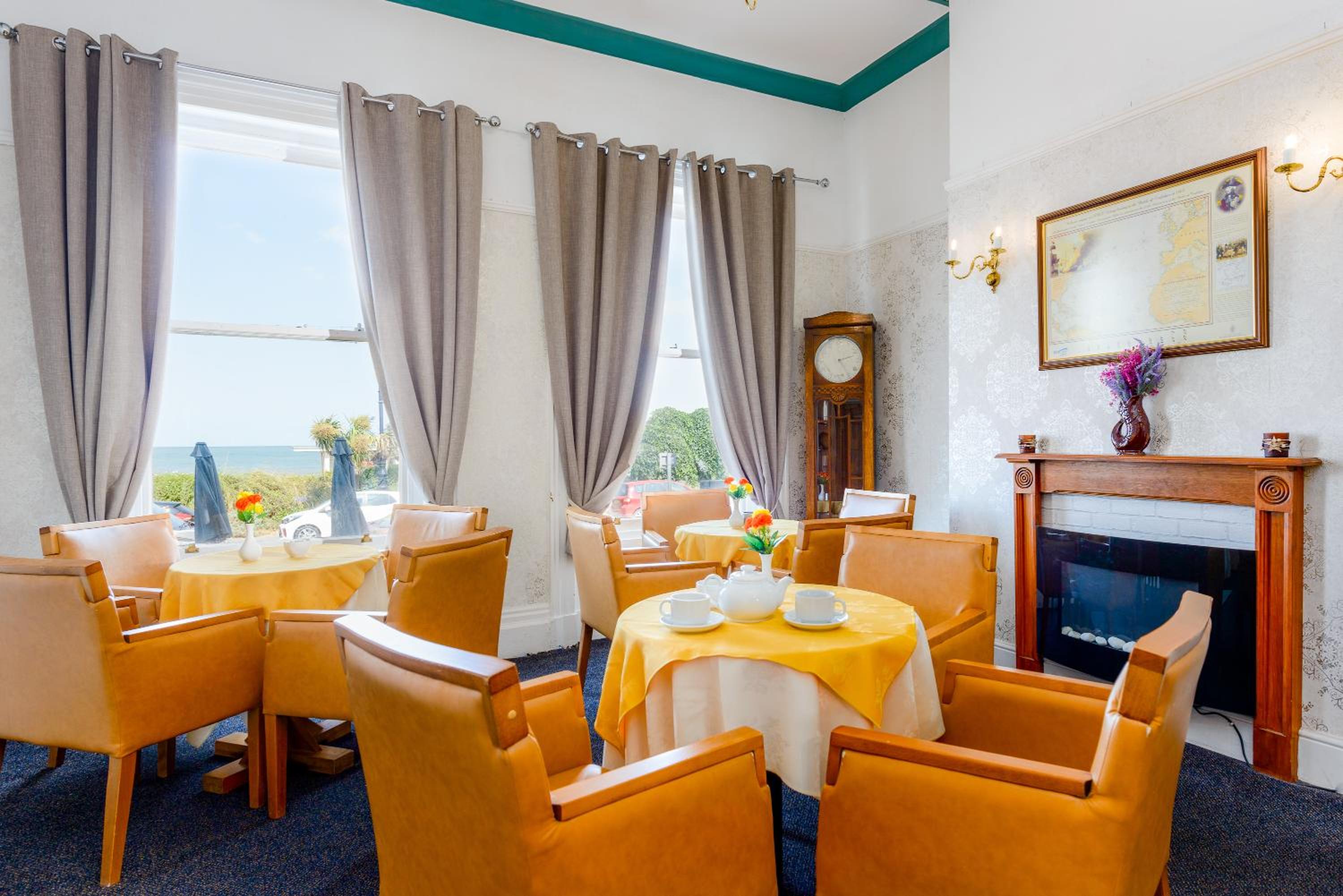 Somerset Hotel 55/77