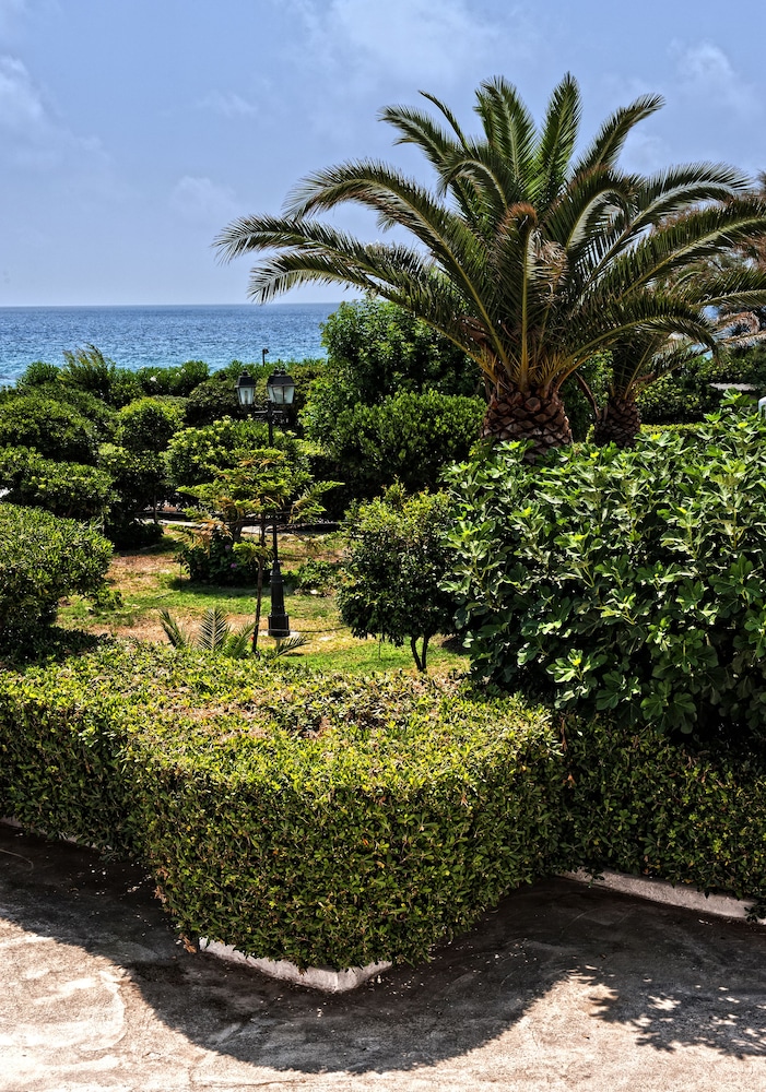 Hotel Villaggio Club ALTALIA 20/32