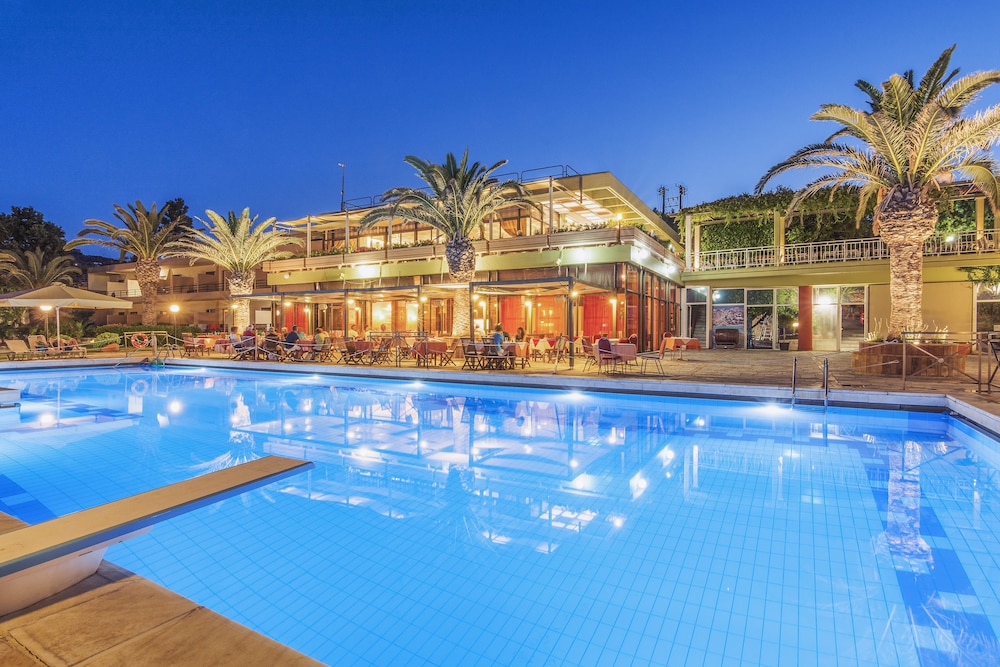 Golden Sand Hotel in CHIOS