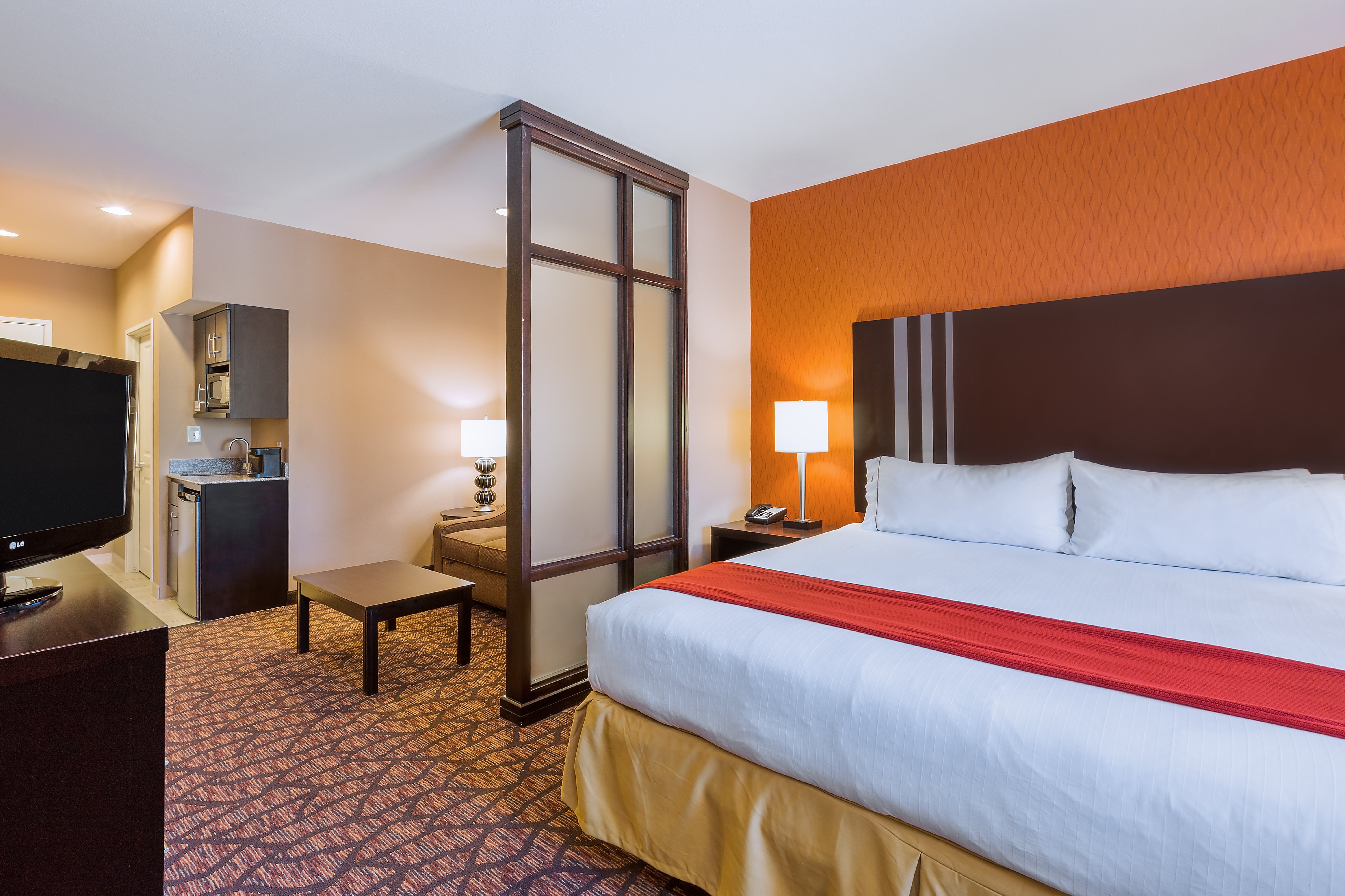 Holiday Inn Express Hotel And Suites Alpine Southeast 16/53