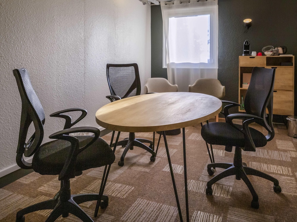 Ibis Poitiers Sud 58/67