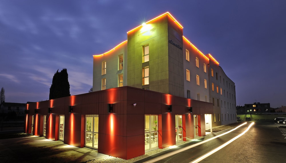 Hotel Clermont Estaing 7/40