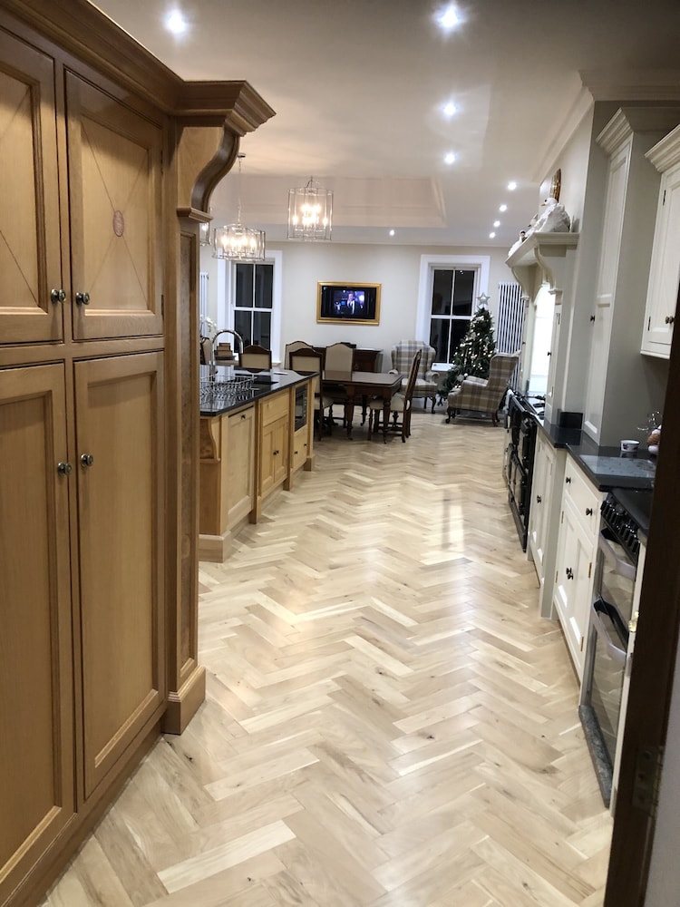 West Longridge Manor B&B 10/17