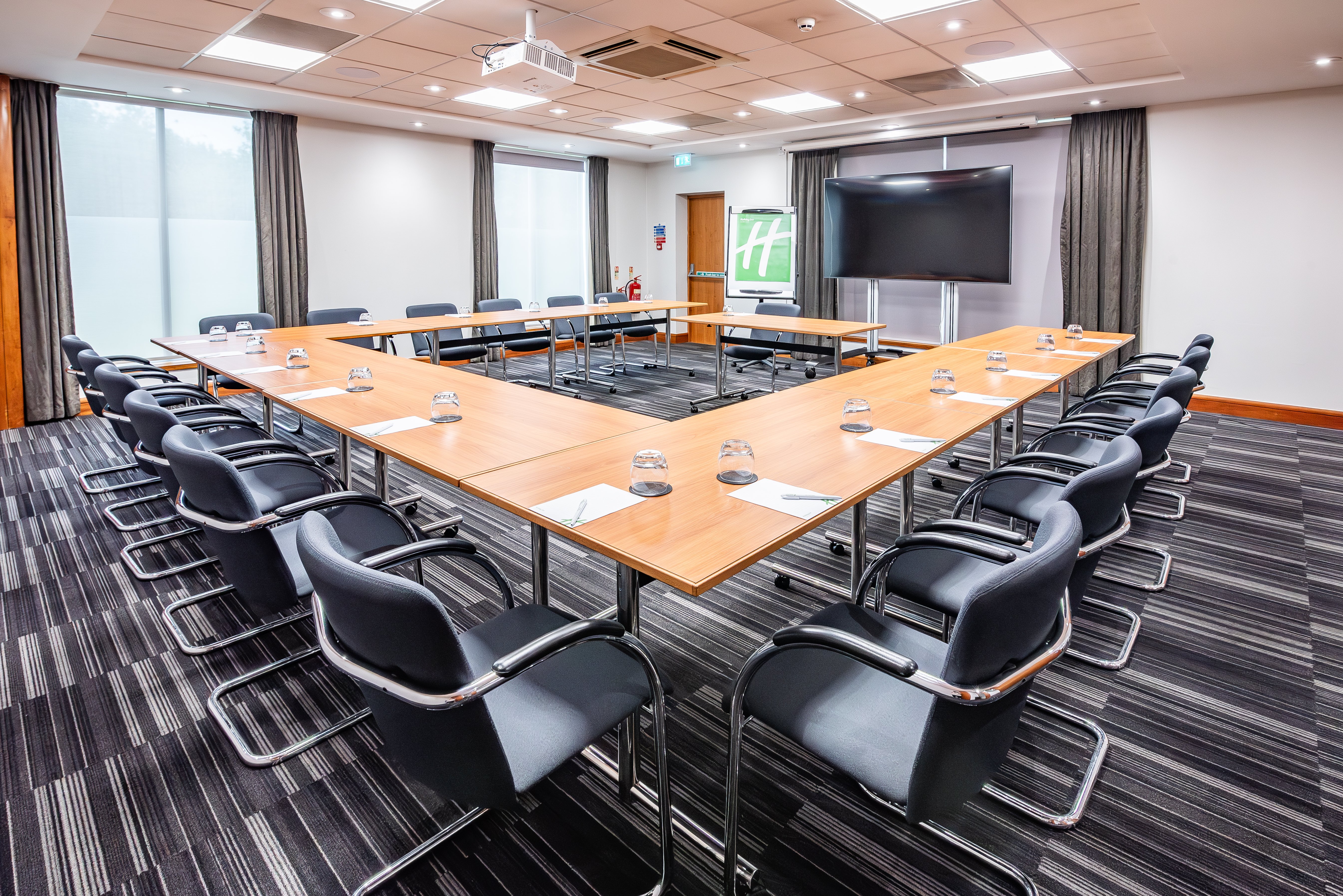 Holiday Inn Gatwick Airport 65/75