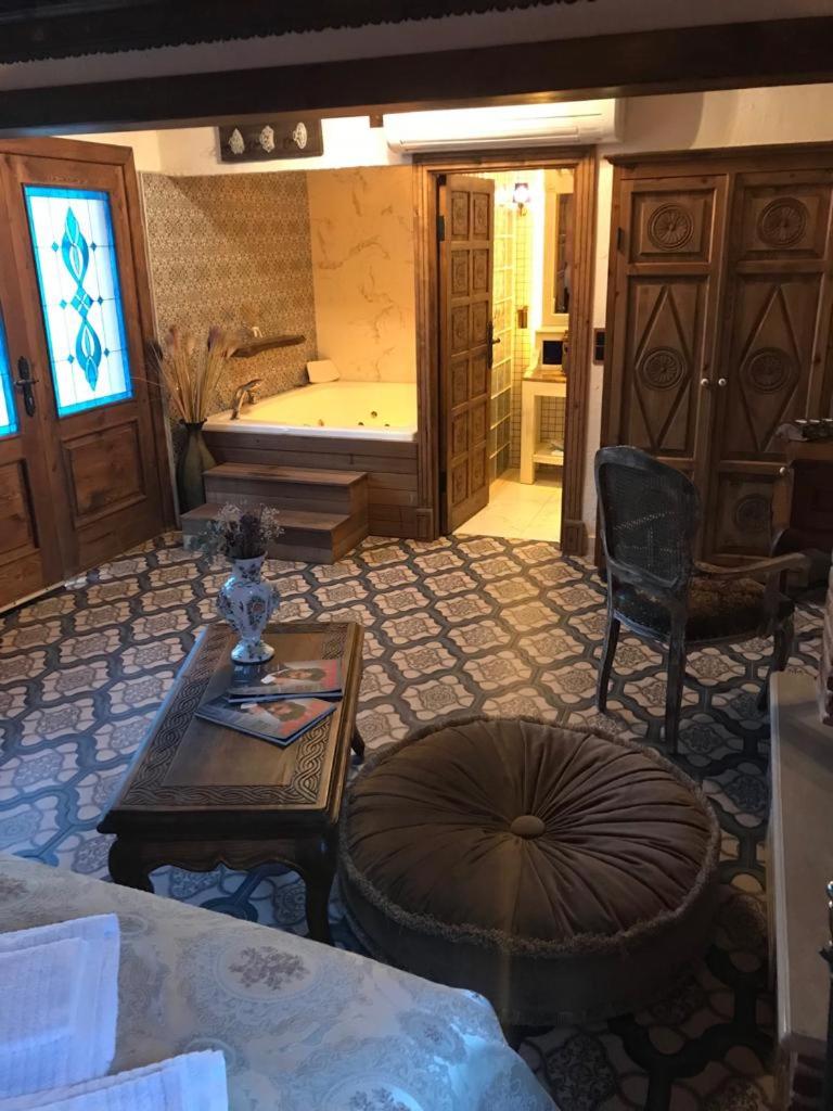 Ayse Hanim Konagi Urla (+12 Adult Only) 7/13