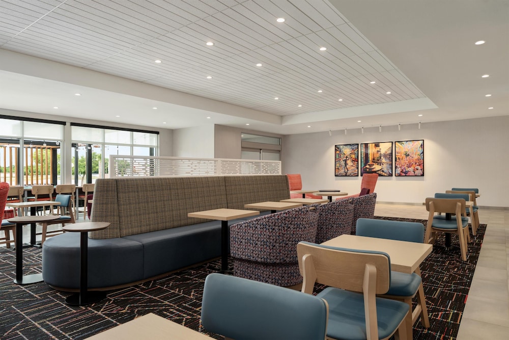 Home2 Suites by Hilton Lafayette I-10 33/55