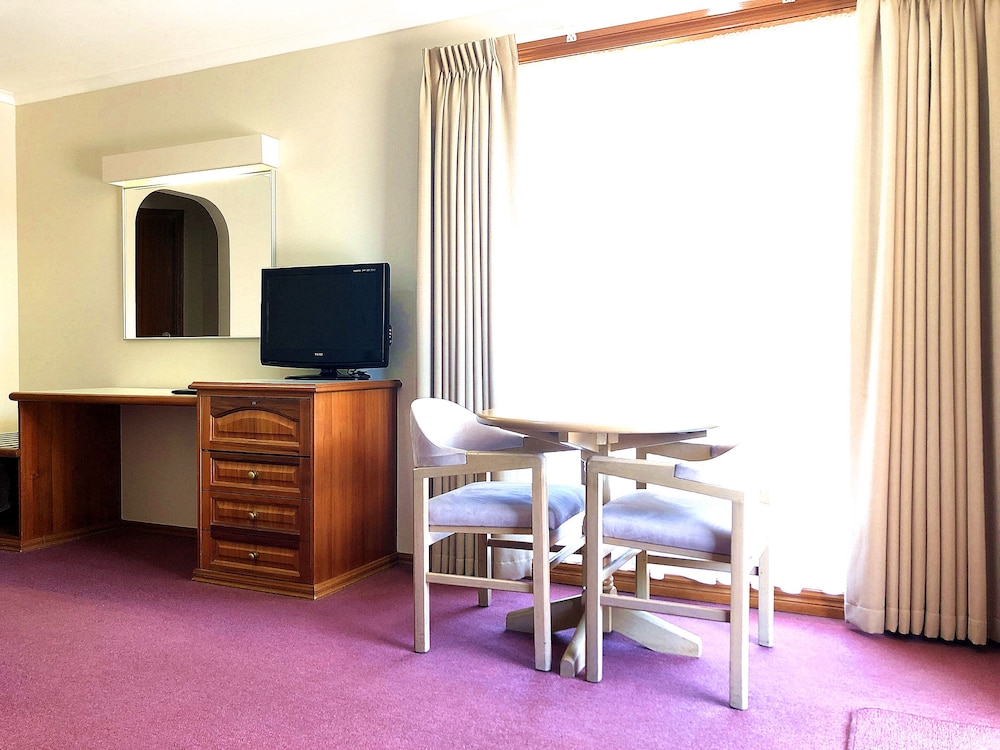 VICTORIANA MOTOR INN 38/42