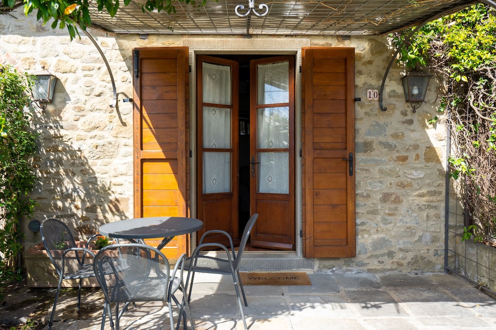 Borgo San Pietro 5/78
