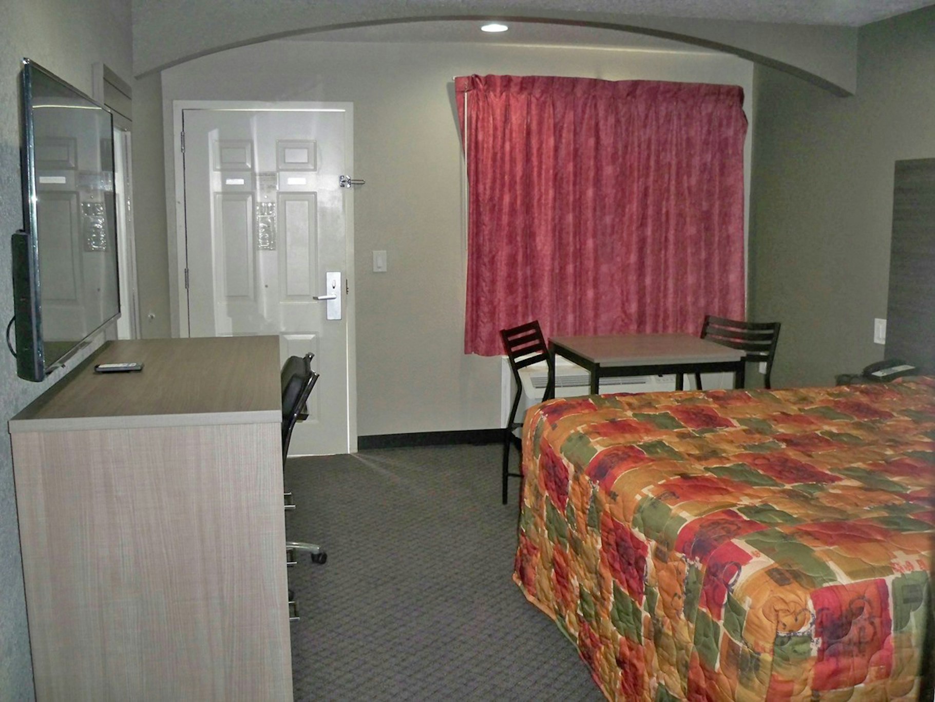Scottish Inns And Suites 18/22